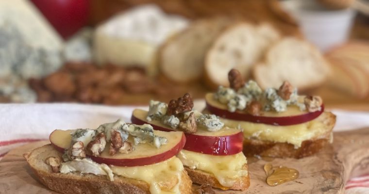 Apple Brie Crostini